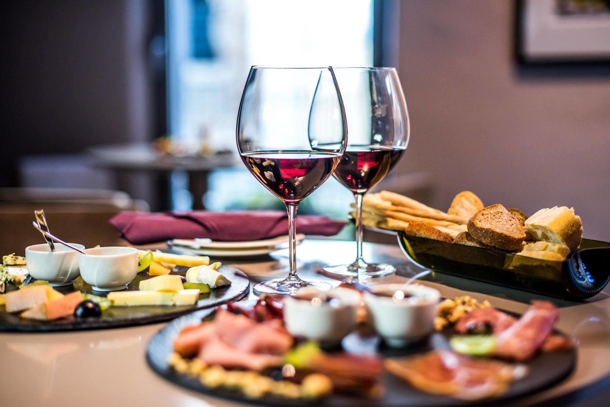 Uve Rooms & Wine Bar La Morra Dış mekan fotoğraf