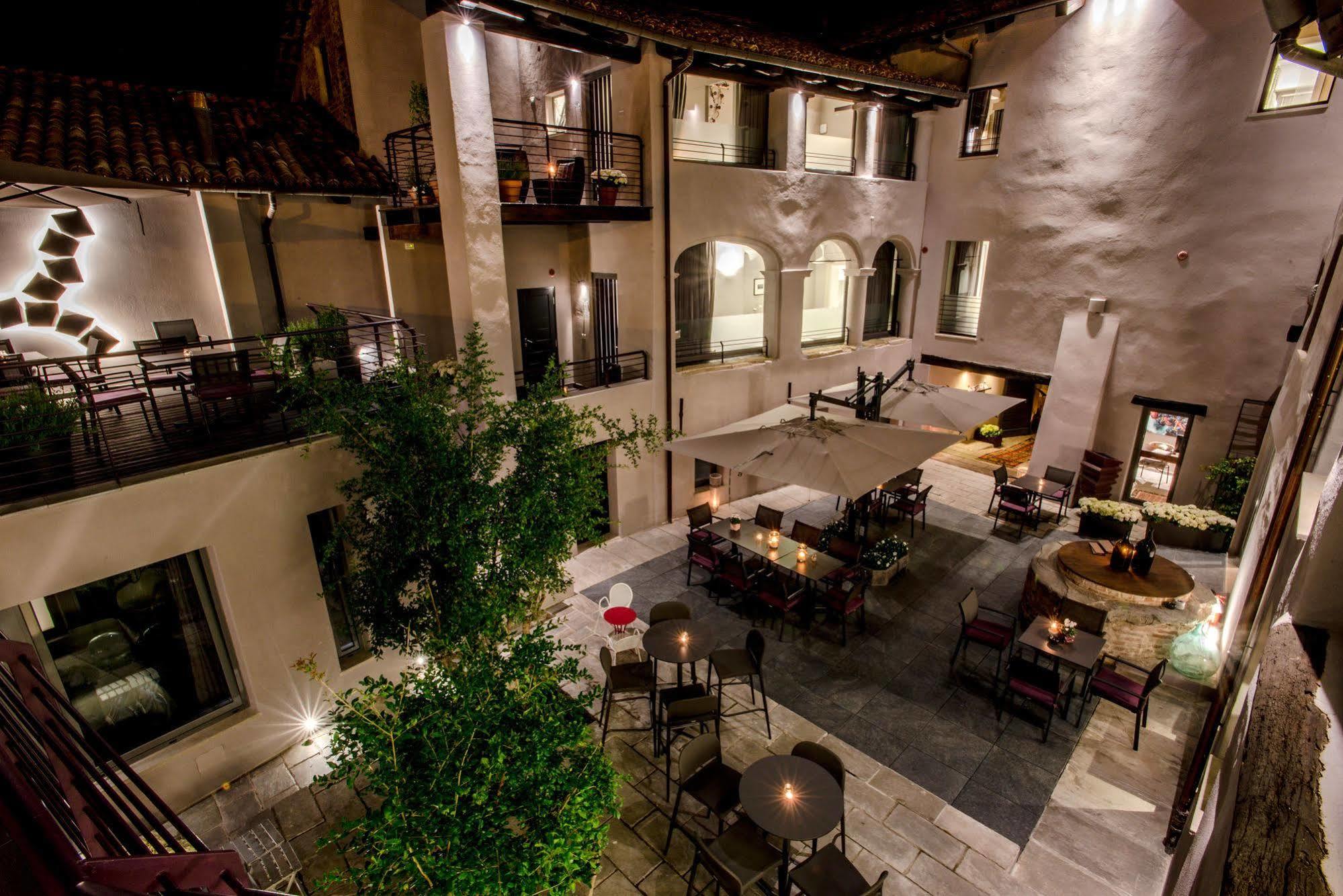 Uve Rooms & Wine Bar La Morra Dış mekan fotoğraf