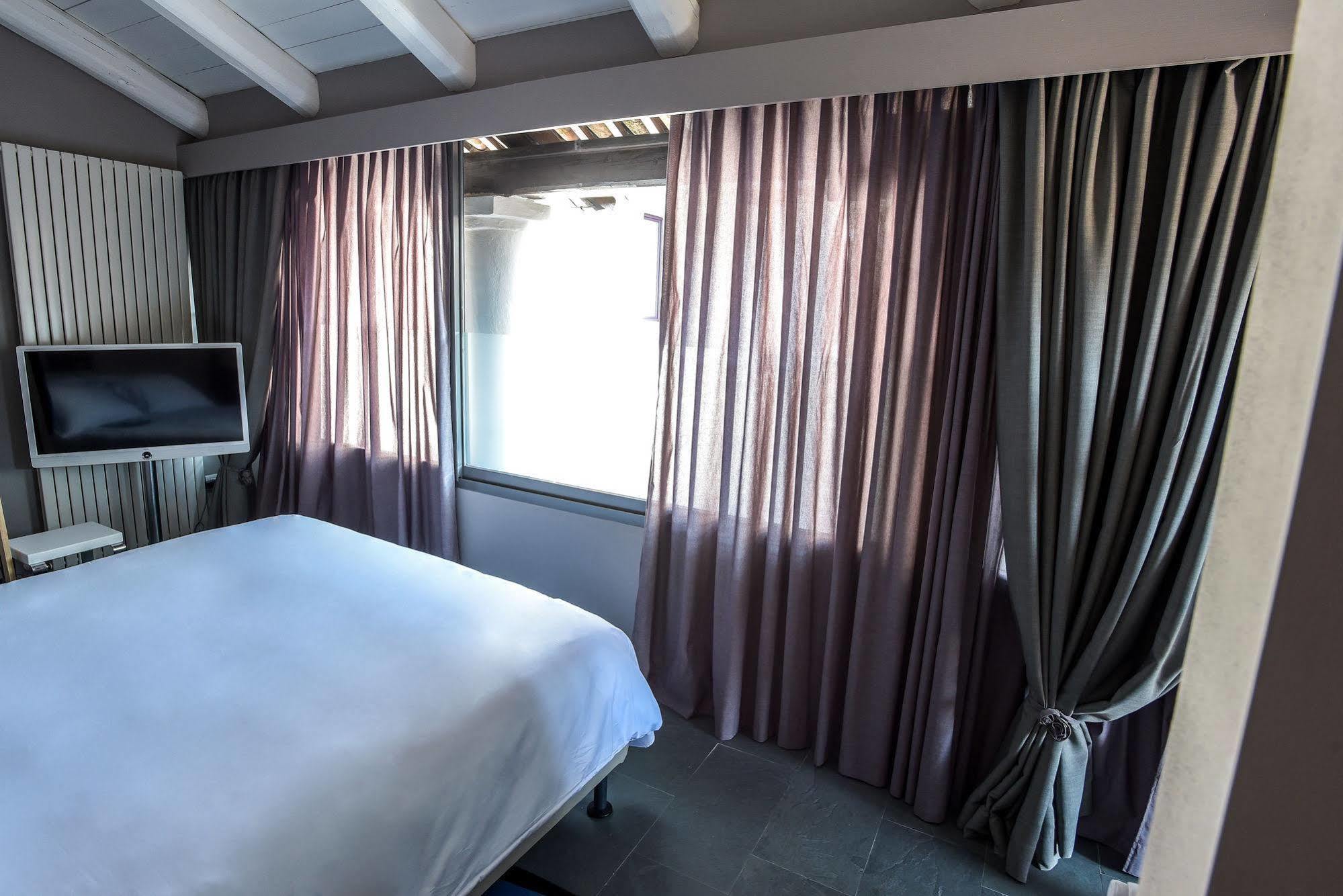 Uve Rooms & Wine Bar La Morra Dış mekan fotoğraf