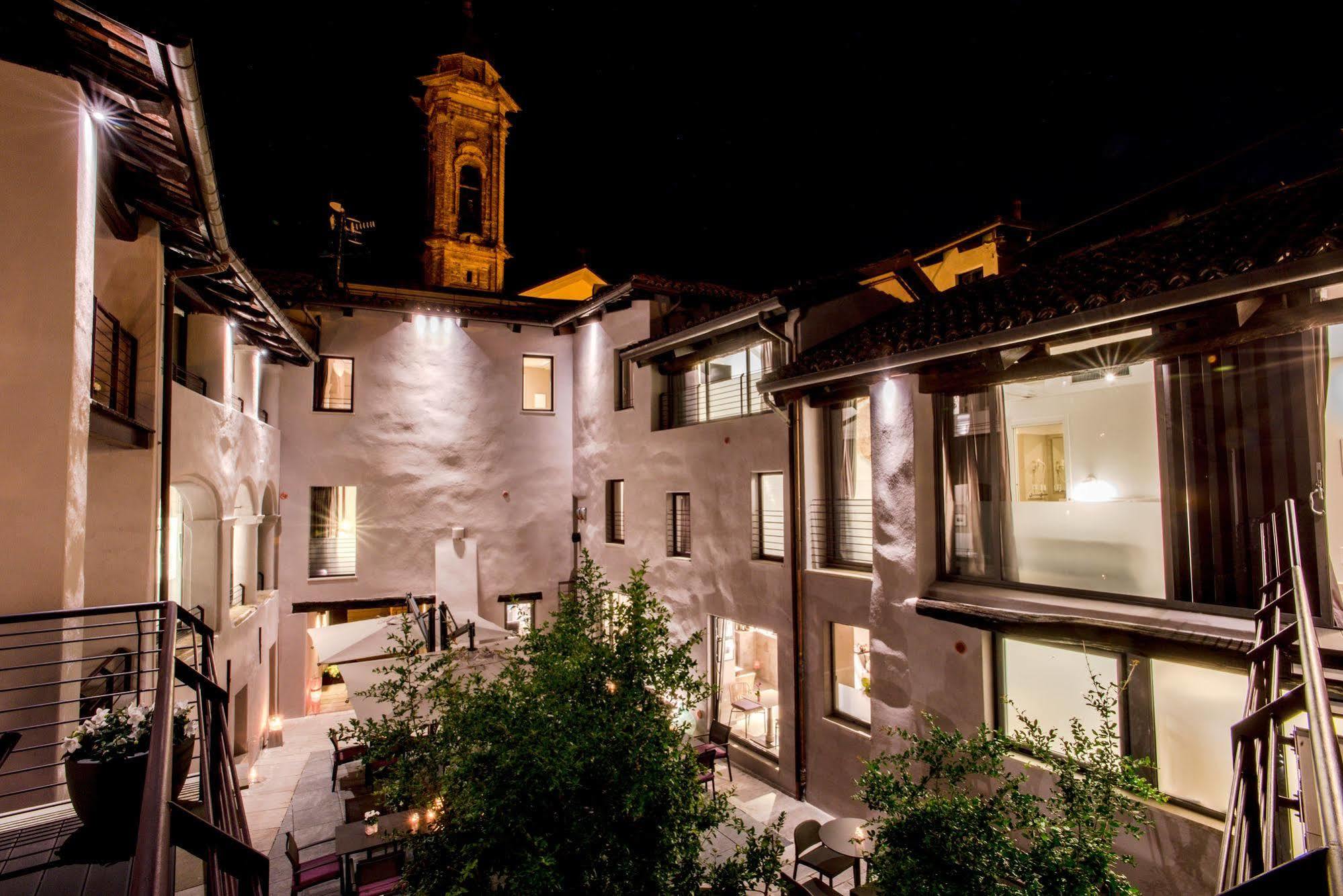 Uve Rooms & Wine Bar La Morra Dış mekan fotoğraf